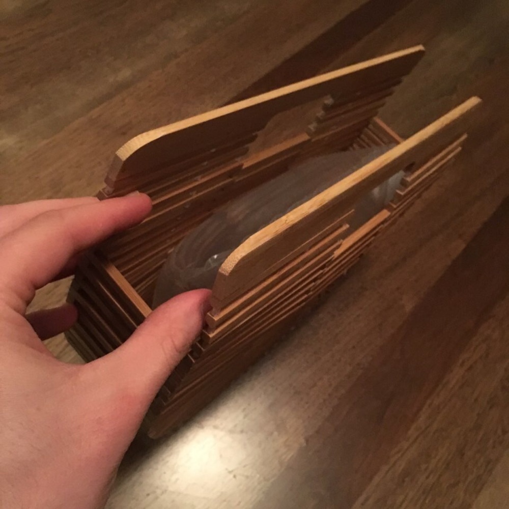 Semi-circular bamboo beach handbag - Picture 7 of 7